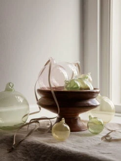Ferm LIVING Gläserne Weihnachtskugeln, M, 4er-Set, Hell -Wohnaccessoires Angebote 1104266117 2 1663836163 f75695cc 973a 4236 9877 e38b9418e0a7 1920x