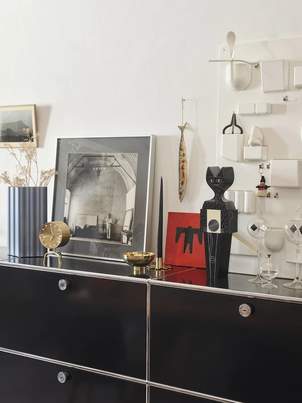 Vitra Tripod Uhr, Messing 4 Vitra Tripod Uhr, Messing – Bild 2