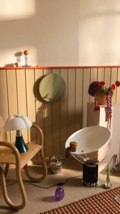 Hay Flare Kerzenhalter, Mittel, Hellblau Mit Rotem Rand -Wohnaccessoires Angebote 2021 09 30 FDS Valmiit VVV 9