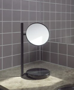Normann Copenhagen Pose Tischspiegel, Schwarz -Wohnaccessoires Angebote 2022 Pose Mirror Black 01