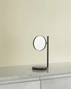 Normann Copenhagen Pose Tischspiegel, Schwarz -Wohnaccessoires Angebote 2022 Pose Mirror Black 02