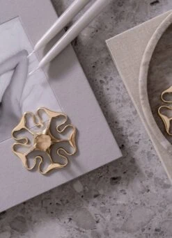 Skultuna Rose Kerzenhalter, Messing -Wohnaccessoires Angebote 5Skultuna SL755 Rose EE