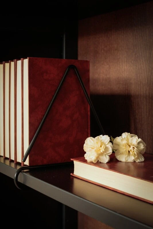 Wire Buchstütze, Dreieckig, Schwarz 6 Wire Buchstütze, Dreieckig, Schwarz – Bild 4