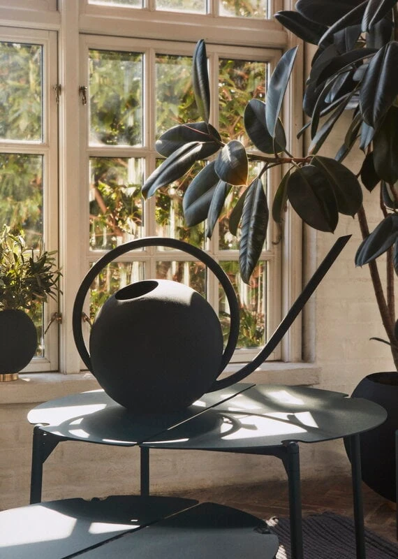 AYTM Globe Gießkanne, Groß, Schwarz 7 AYTM Globe Gießkanne, Groß, Schwarz – Bild 5