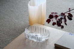 Melt Schale, M, Transparent -Wohnaccessoires Angebote Antrei Hartikainen Melt vases XL M size clearpeach Photo by Antrei Hartikainen 17