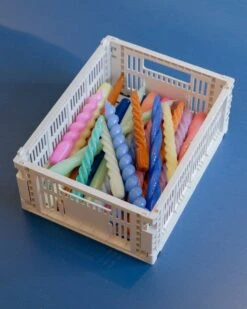 Hay Spiralkerzen, 6 Stück, Karamell – Pfirsichfarben – Lavendel -Wohnaccessoires Angebote Candle family Color Crate M light grey 01 1