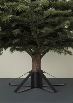 Ferm LIVING Weihnachtsbaumständer, Schwarz 9 Ferm LIVING Weihnachtsbaumständer, Schwarz -Wohnaccessoires Angebote ChristmasTreeFoot black