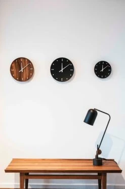 FJ Clock 35 Cm, Schwarz -Wohnaccessoires Angebote FJ Clocks on wall 1