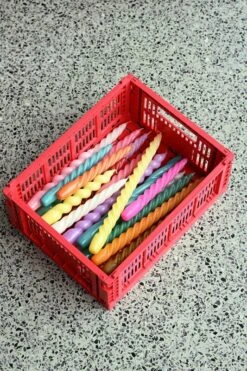 Hay Long Twist Kerzen, 6 Stück, Dunkler Pfirsich, Dunkelrosa, Hellro 11 Hay Long Twist Kerzen, 6 Stück, Dunkler Pfirsich, Dunkelrosa, Hellro -Wohnaccessoires Angebote HAY Colour crate M red Candle family 2