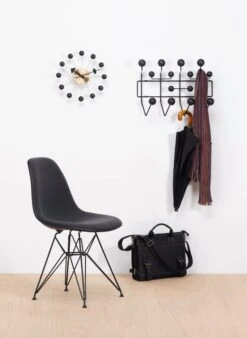 Vitra Ball Clock, Schwarz/Messing -Wohnaccessoires Angebote Hang it all special edition master
