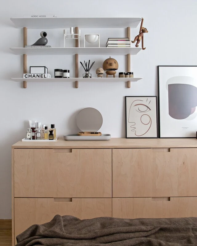 Fritz Hansen KN Slide Tischspiegel, Esche – Grauer Beton 4 Fritz Hansen KN Slide Tischspiegel, Esche – Grauer Beton – Bild 2