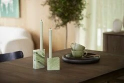 Northern Monolith Kerzenhalter, Medium, Marmormischung, Grün -Wohnaccessoires Angebote Monolith green marble pair landscape Northern ph Chris Tonnesen High res