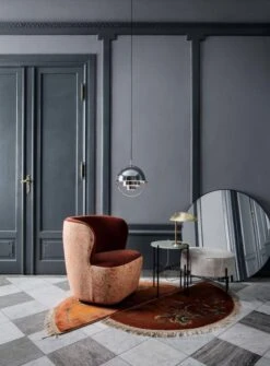 Spiegel Gubi, Schwarzes Messing -Wohnaccessoires Angebote Multi LitePendant GUBIWallMirror StayLoungeChair TSCoffeeTable TSPouffeRound 5321TableLamp