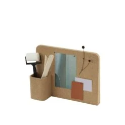 Muuto Story Pinnwand, Kork -Wohnaccessoires Angebote Story pinboard cork w styling 2 Muuto 5000x5000 hi res