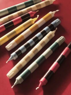 Hay Stripe Kerze, Rot - Bordeauxrot -Wohnaccessoires Angebote Stripe Candle douce bright