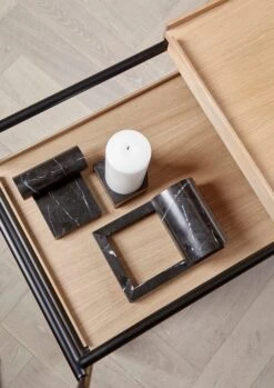 Woud Booknd Buchstütze, 2 Stück, Schwarzer Marmor -Wohnaccessoires Angebote WOUD AW22 BOOKND TRAY JEU DE DES 1