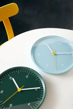 Hay Wall Clock Wanduhr, Grün -Wohnaccessoires Angebote Wall Clock dark green light blue Studio Visit