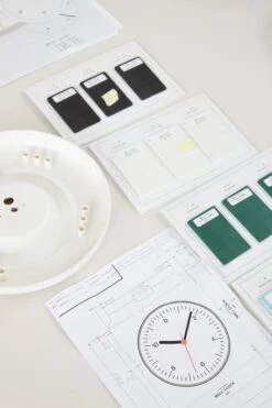 Hay Wall Clock Wanduhr, Grün -Wohnaccessoires Angebote Wall Clock white Studio Visit 05 1