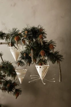 Ferm LIVING Weihnachtspapiertüten, 3 Stück -Wohnaccessoires Angebote fermLIVING Christmas Paper Cones VS