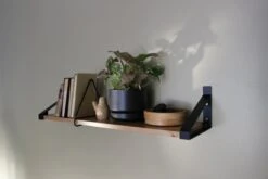 Wire Buchstütze, Dreieckig, Schwarz 10 Wire Buchstütze, Dreieckig, Schwarz -Wohnaccessoires Angebote seinahylly fiilis 4