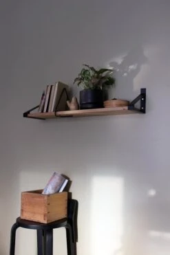 Wire Buchstütze, Dreieckig, Schwarz 12 Wire Buchstütze, Dreieckig, Schwarz -Wohnaccessoires Angebote seinahylly fiilis 5